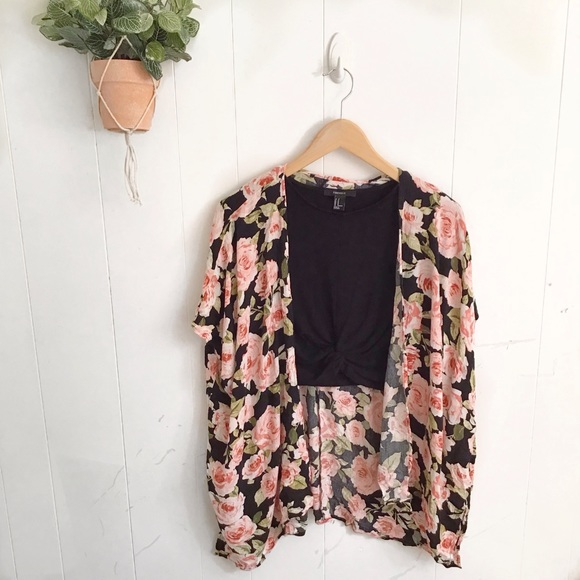 Forever 21 Other - Forever 21 Pink Rose Kimono!